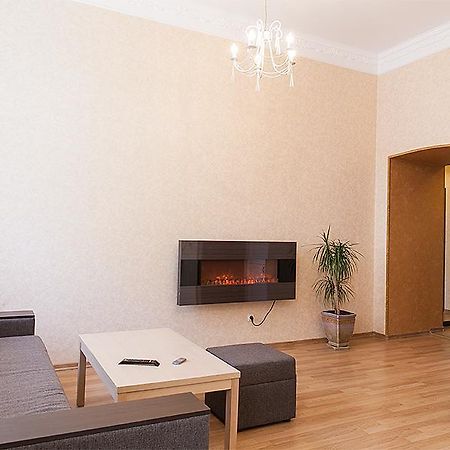 Apartment Vozle Teatra Opery I Baleta Львів Екстер'єр фото
